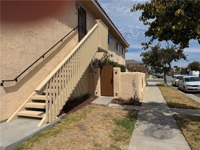 1501 Huntington Street, Huntington Beach, CA 92648