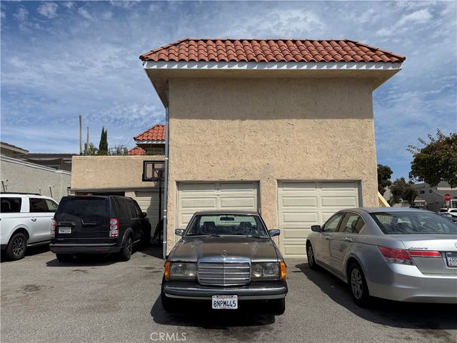 1501 Huntington Street, Huntington Beach, CA 92648