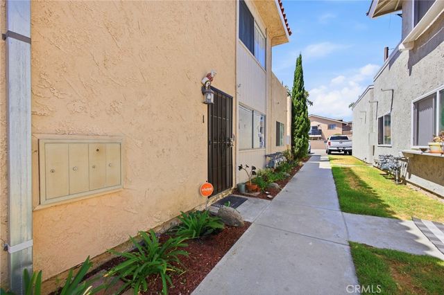 1501 Huntington Street, Huntington Beach, CA 92648