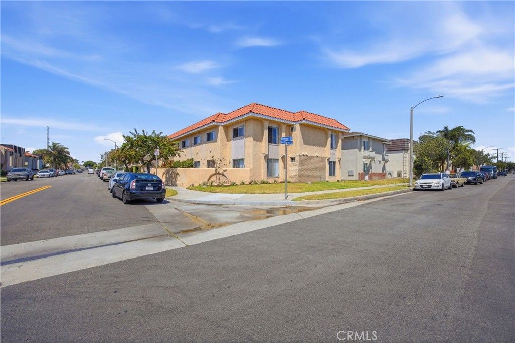 1501 Huntington Street, Huntington Beach, CA 92648 — photo 2