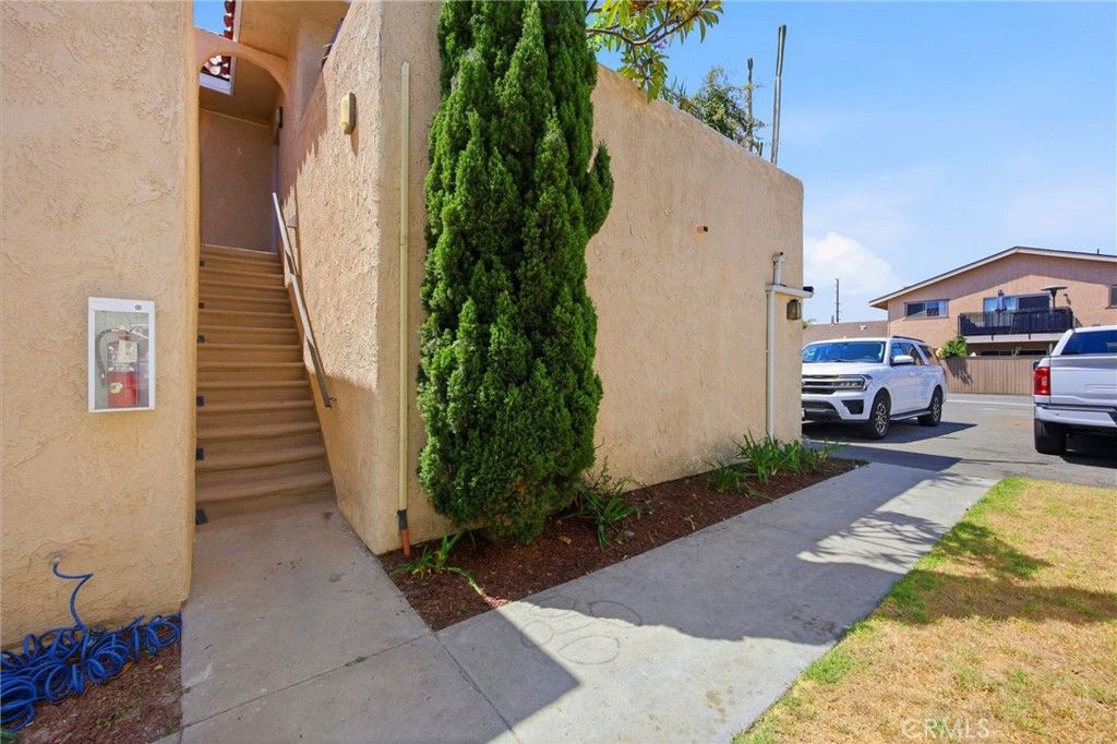 1501 Huntington Street, Huntington Beach, CA 92648 — photo 4