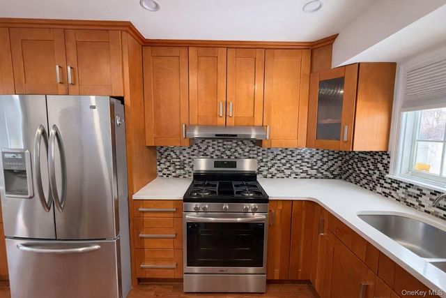 62 Summit Street, Hicksville, NY 11801