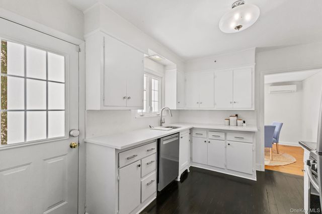 55 Edgewood Avenue, Larchmont, NY 10538