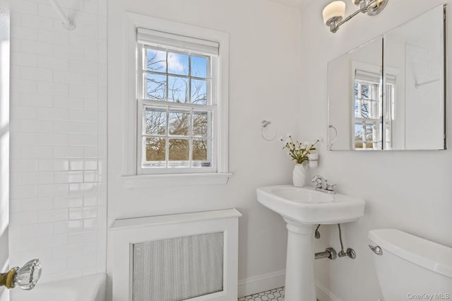 55 Edgewood Avenue, Larchmont, NY 10538