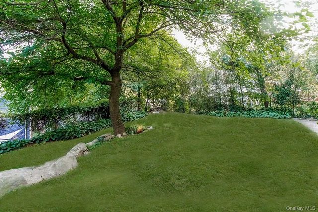 55 Edgewood Avenue, Larchmont, NY 10538