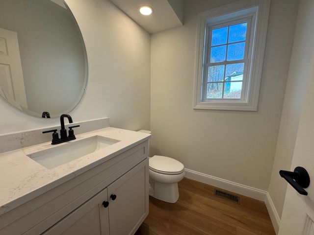 6C Dearborn Circle, Goffstown, NH 03045