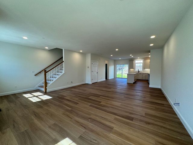 6C Dearborn Circle, Goffstown, NH 03045