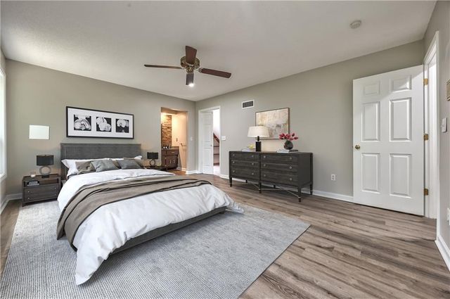 5409 NW Fox Hill Road, Parkville, MO 64152