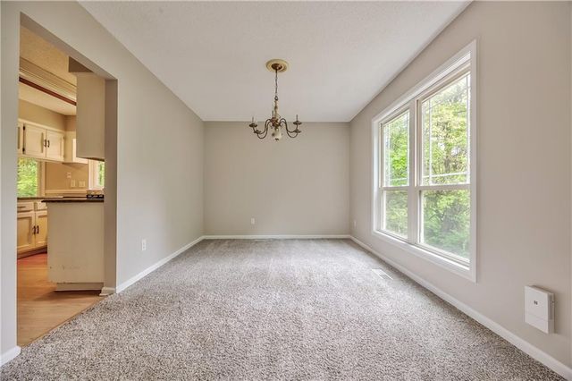 5409 NW Fox Hill Road, Parkville, MO 64152