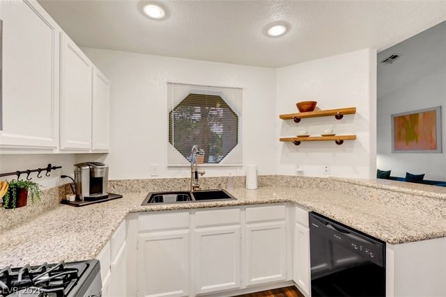 5036 South Rainbow Boulevard 204, Las Vegas, NV 89118