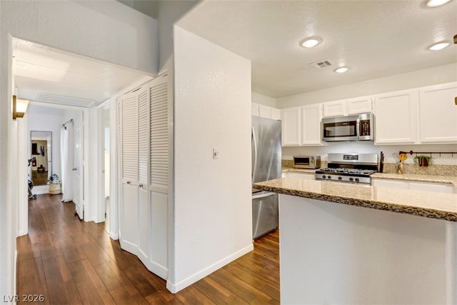 5036 South Rainbow Boulevard 204, Las Vegas, NV 89118