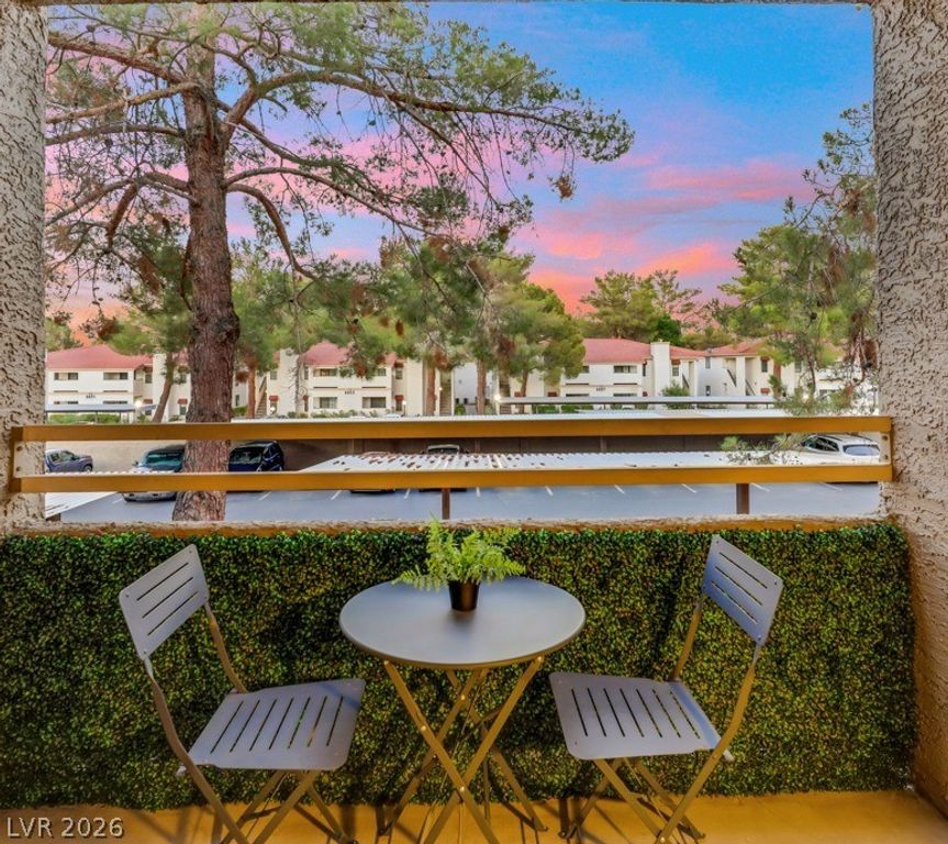 5036 South Rainbow Boulevard 204, Las Vegas, NV 89118