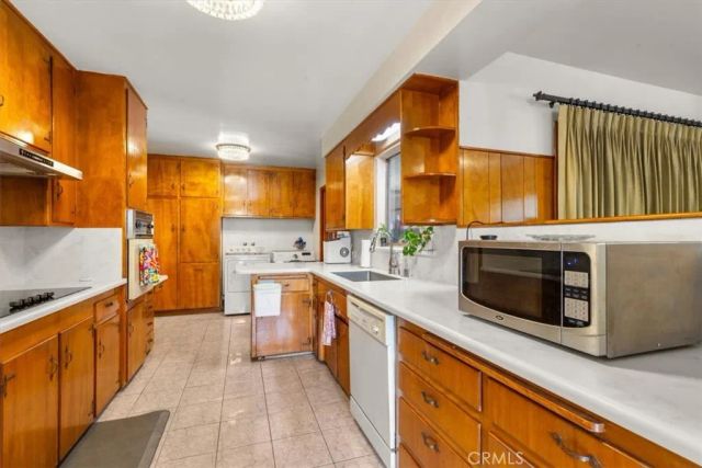 12466 Lewis, Chino, CA 91710