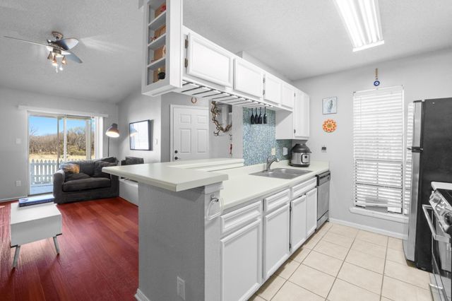 1601 Faro DR 2204, Austin, TX 78741