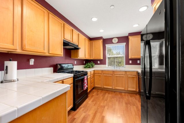 502 Esplanade Cir, Folsom, CA 95630