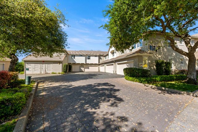 502 Esplanade Cir, Folsom, CA 95630