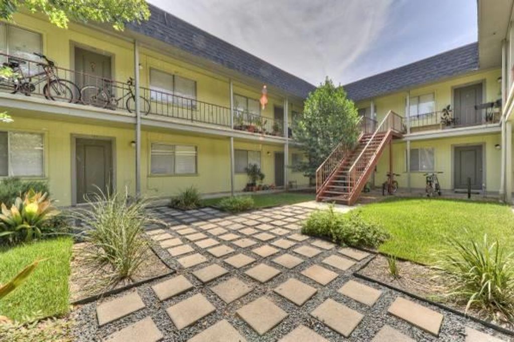 1501 W North Loop BLVD 106, Austin, TX 78756