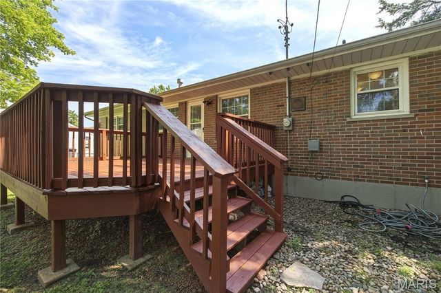 350 Saint Patrick Lane, Florissant, MO 63031