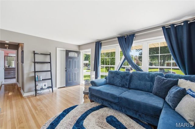 350 Saint Patrick Lane, Florissant, MO 63031