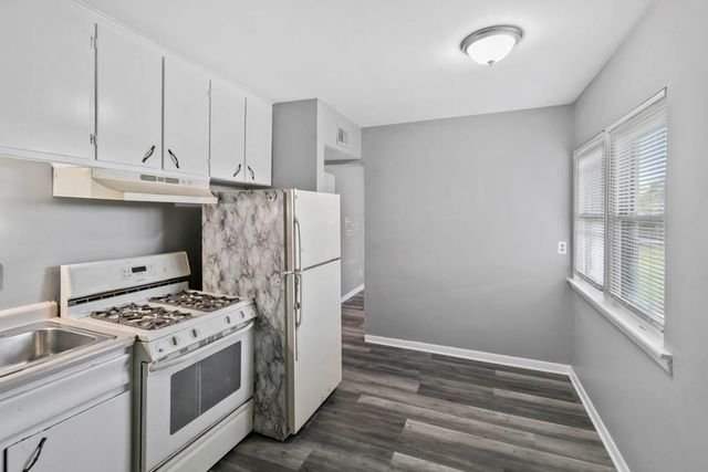 991 Tollview Avenue 12, Aurora, IL 60505