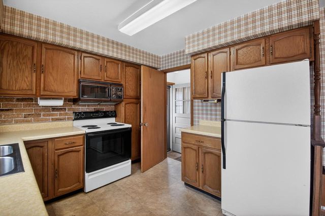 6531 44th AVENUE, Kenosha, WI 53142