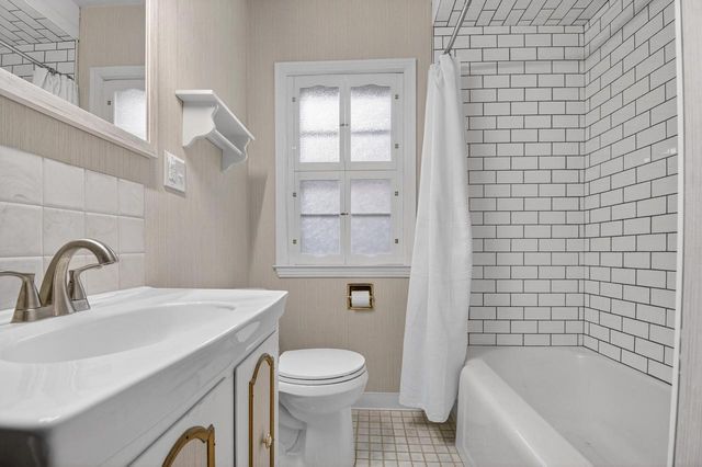 6531 44th AVENUE, Kenosha, WI 53142