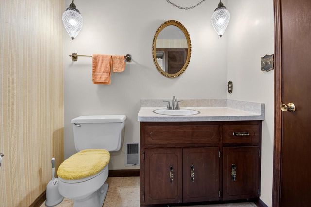 6531 44th AVENUE, Kenosha, WI 53142