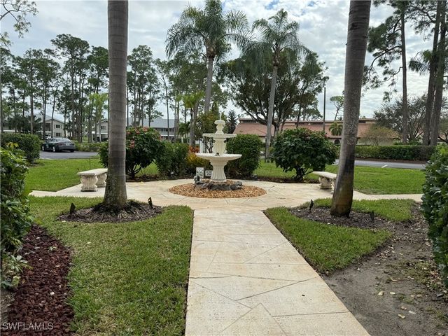 605 Augusta BLVD 14, Naples, FL 34113