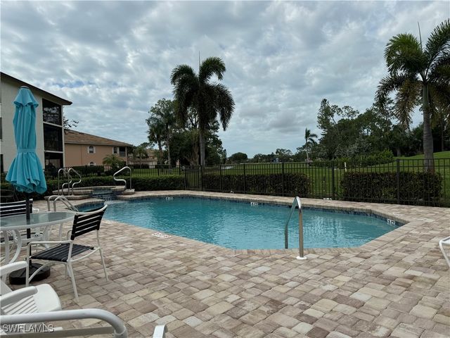605 Augusta BLVD 14, Naples, FL 34113