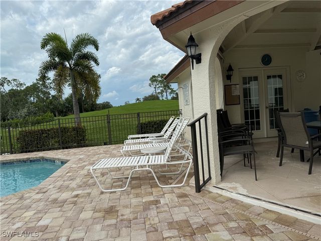 605 Augusta BLVD 14, Naples, FL 34113