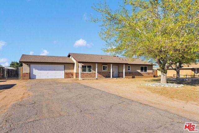 21360 Klamath Road, Apple Valley, CA 92308