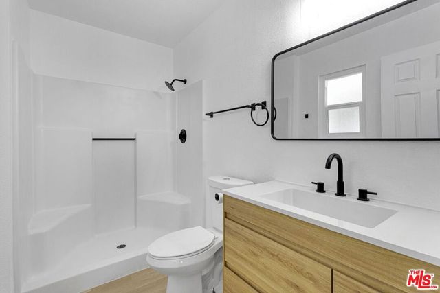 21360 Klamath Road, Apple Valley, CA 92308