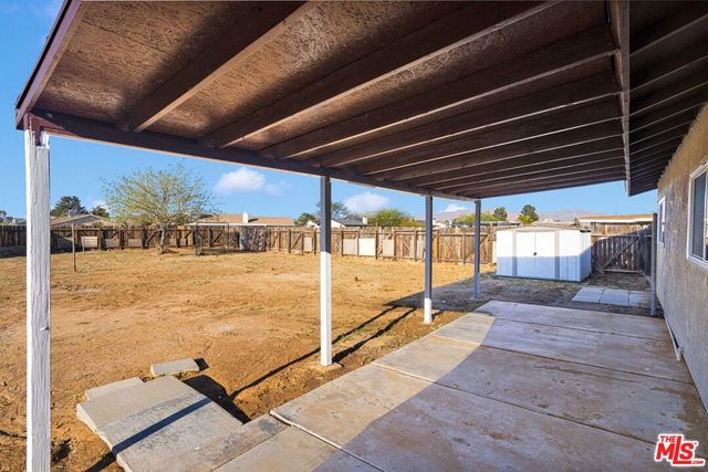 21360 Klamath Road, Apple Valley, CA 92308