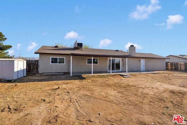 21360 Klamath Road, Apple Valley, CA 92308
