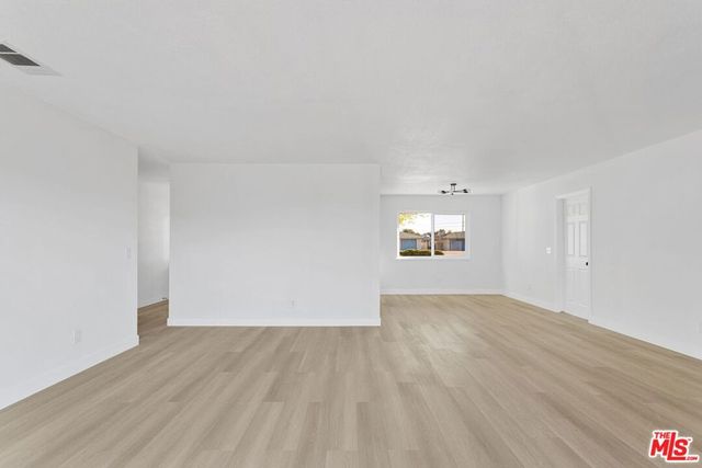 21360 Klamath Road, Apple Valley, CA 92308