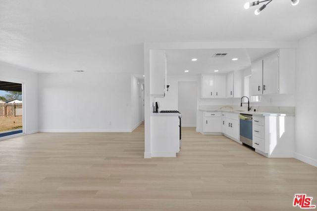 21360 Klamath Road, Apple Valley, CA 92308