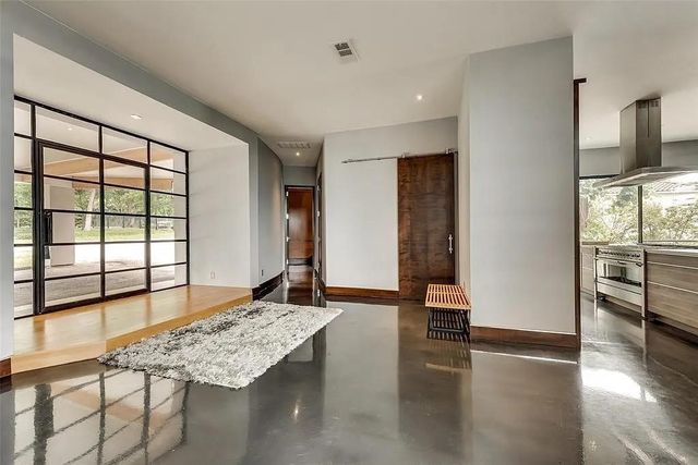 8542 Meadowbrook Drive, Fort Worth, TX 76120