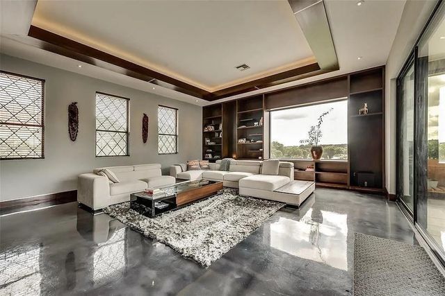 8542 Meadowbrook Drive, Fort Worth, TX 76120