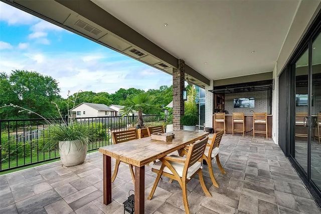 8542 Meadowbrook Drive, Fort Worth, TX 76120
