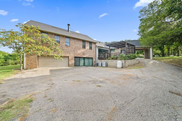8542 Meadowbrook Drive, Fort Worth, TX 76120