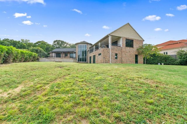 8542 Meadowbrook Drive, Fort Worth, TX 76120