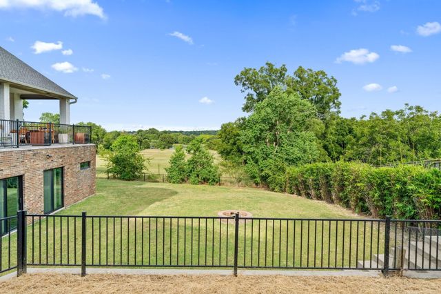 8542 Meadowbrook Drive, Fort Worth, TX 76120