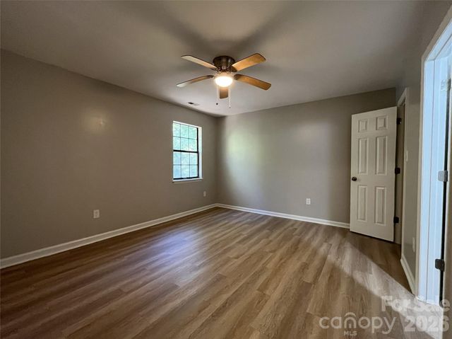 5830 Stone Bluff Court, Charlotte, NC 28214
