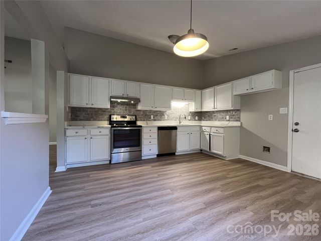 5830 Stone Bluff Court, Charlotte, NC 28214