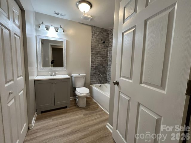5830 Stone Bluff Court, Charlotte, NC 28214