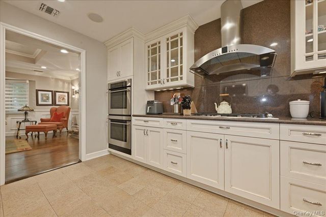 42 McLane Drive, Dix Hills, NY 11746