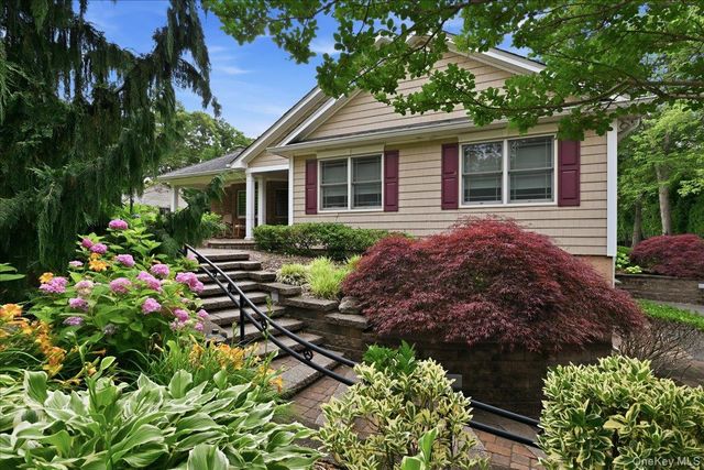 42 McLane Drive, Dix Hills, NY 11746