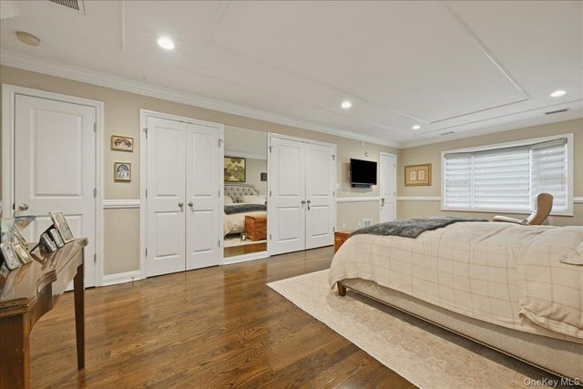 42 McLane Drive, Dix Hills, NY 11746