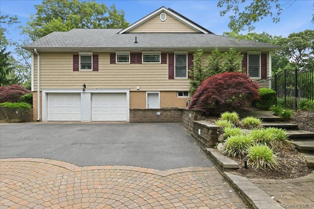 42 McLane Drive, Dix Hills, NY 11746