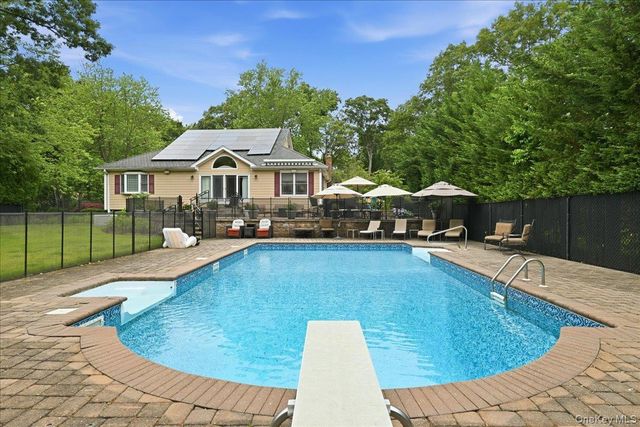 42 McLane Drive, Dix Hills, NY 11746